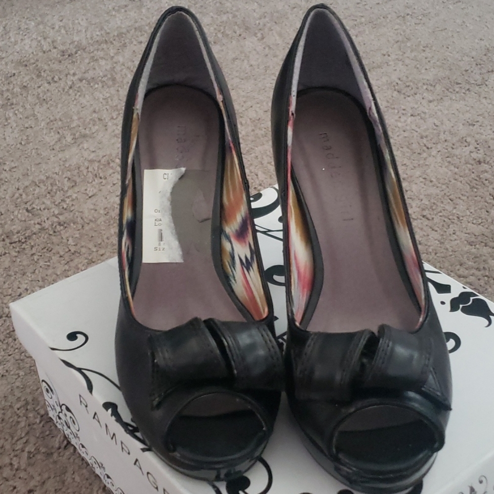 Heels - Picture 2 of 3